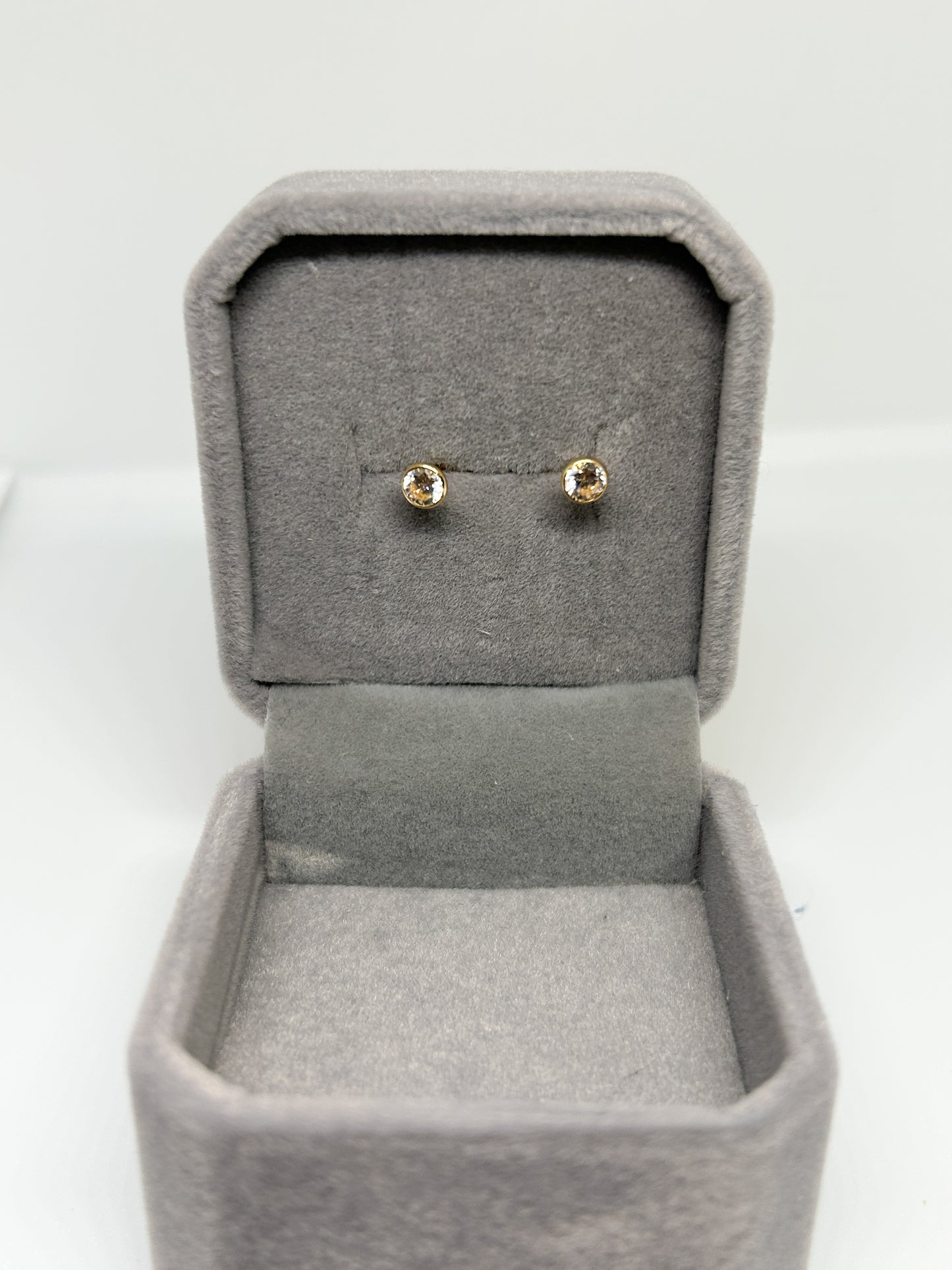 Zirconia Stud
