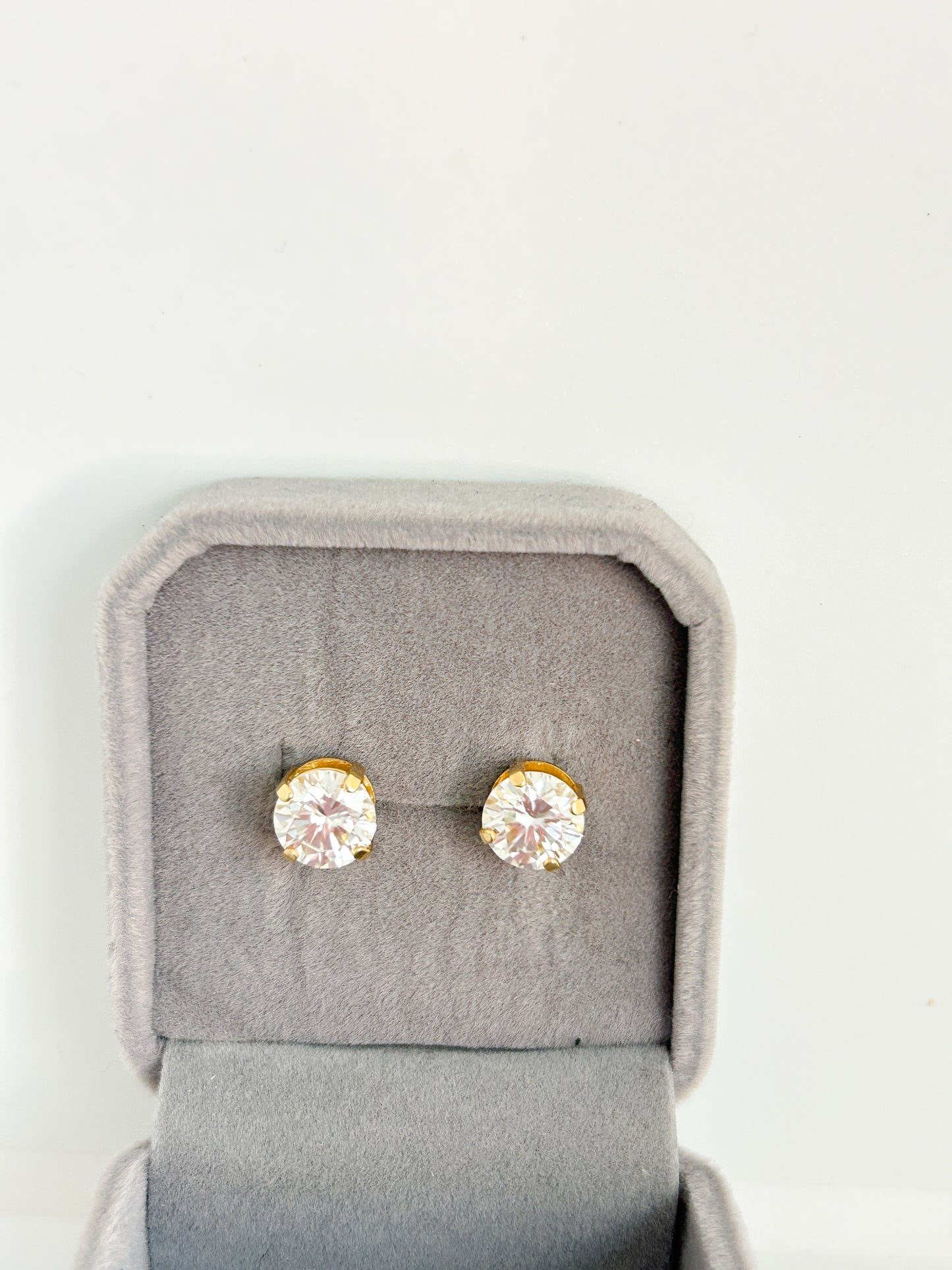 Zirconia Stud