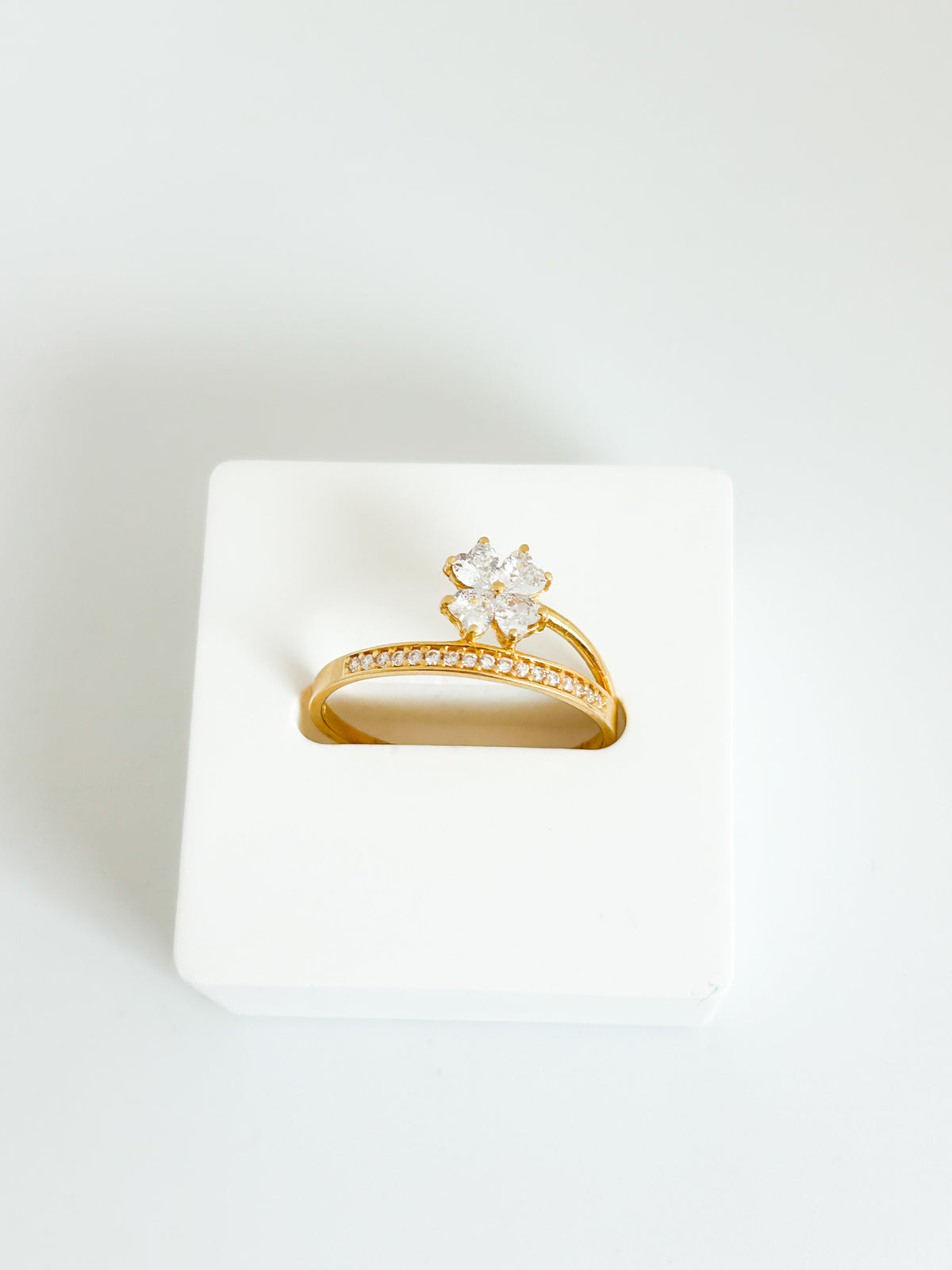 Zirconia Flower Ring